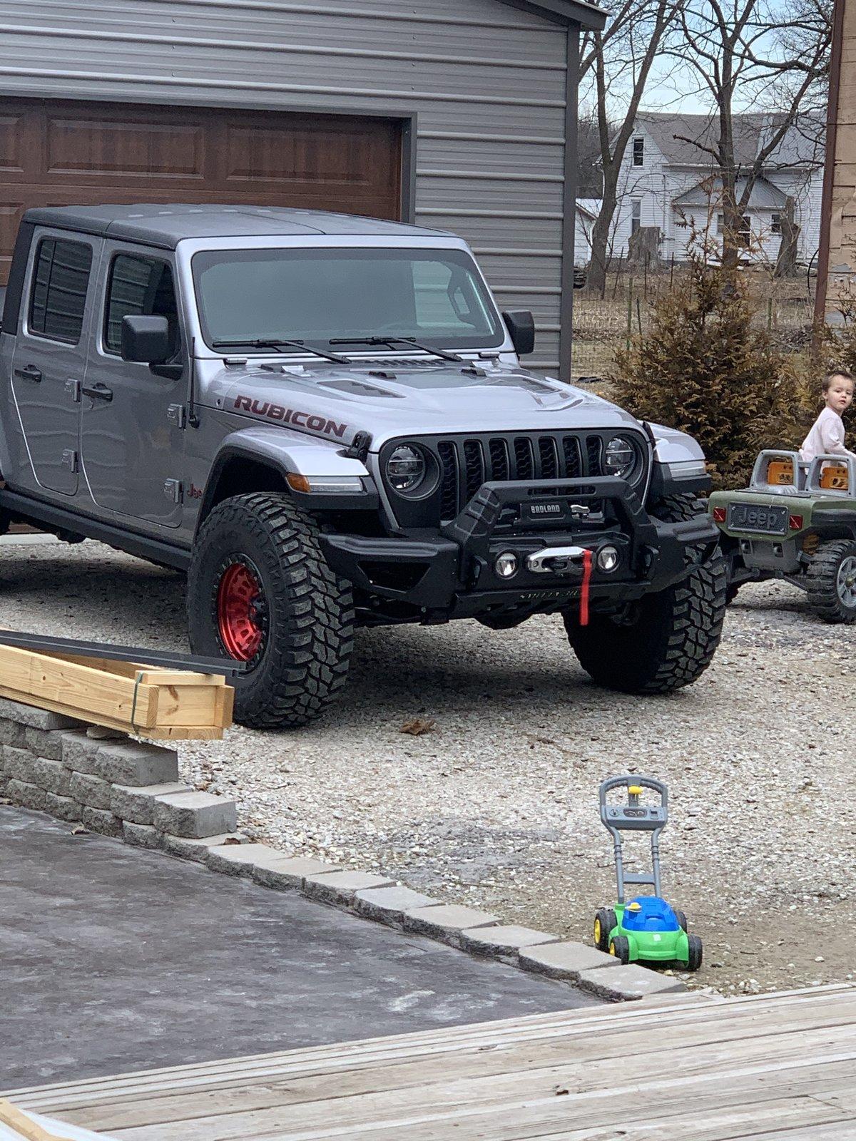 Jeep Gladiator What winch? F9047A00-7470-4055-A93C-CDFF89F43F4E