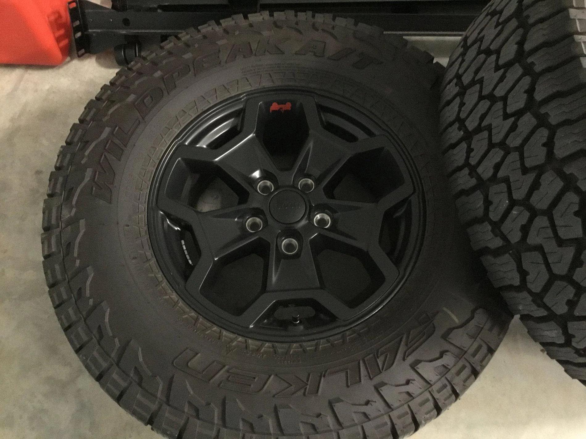 Jeep Gladiator LE Wheels and AT Tires 9BCA6008-C81B-4AA6-96BE-67183E0ACD11
