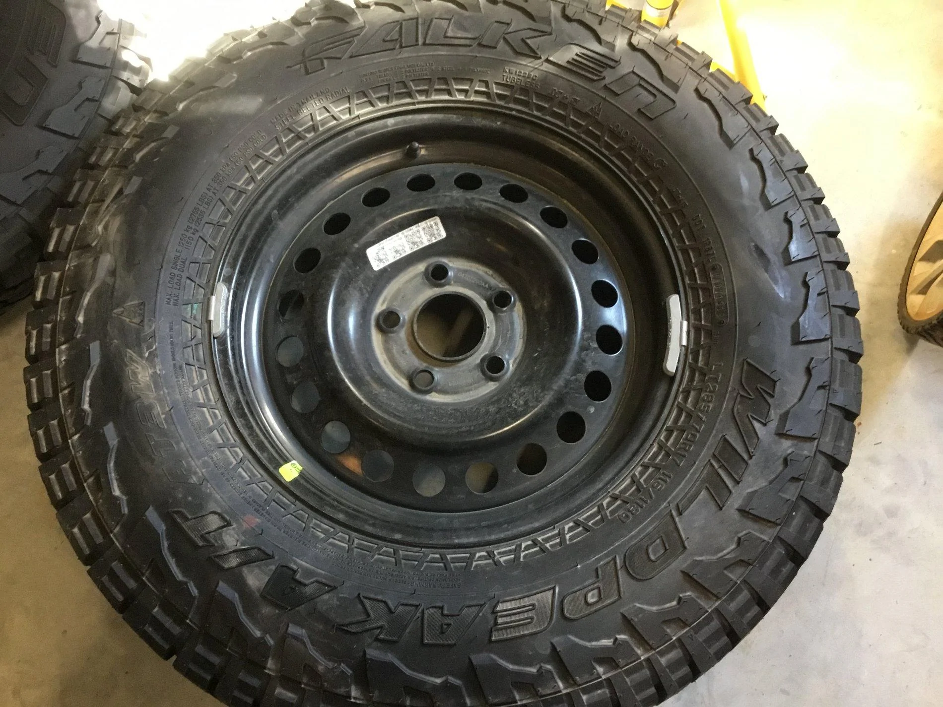 Jeep Gladiator LE Wheels and AT Tires 235727D0-09E3-423E-ABDA-13259E7C75B5