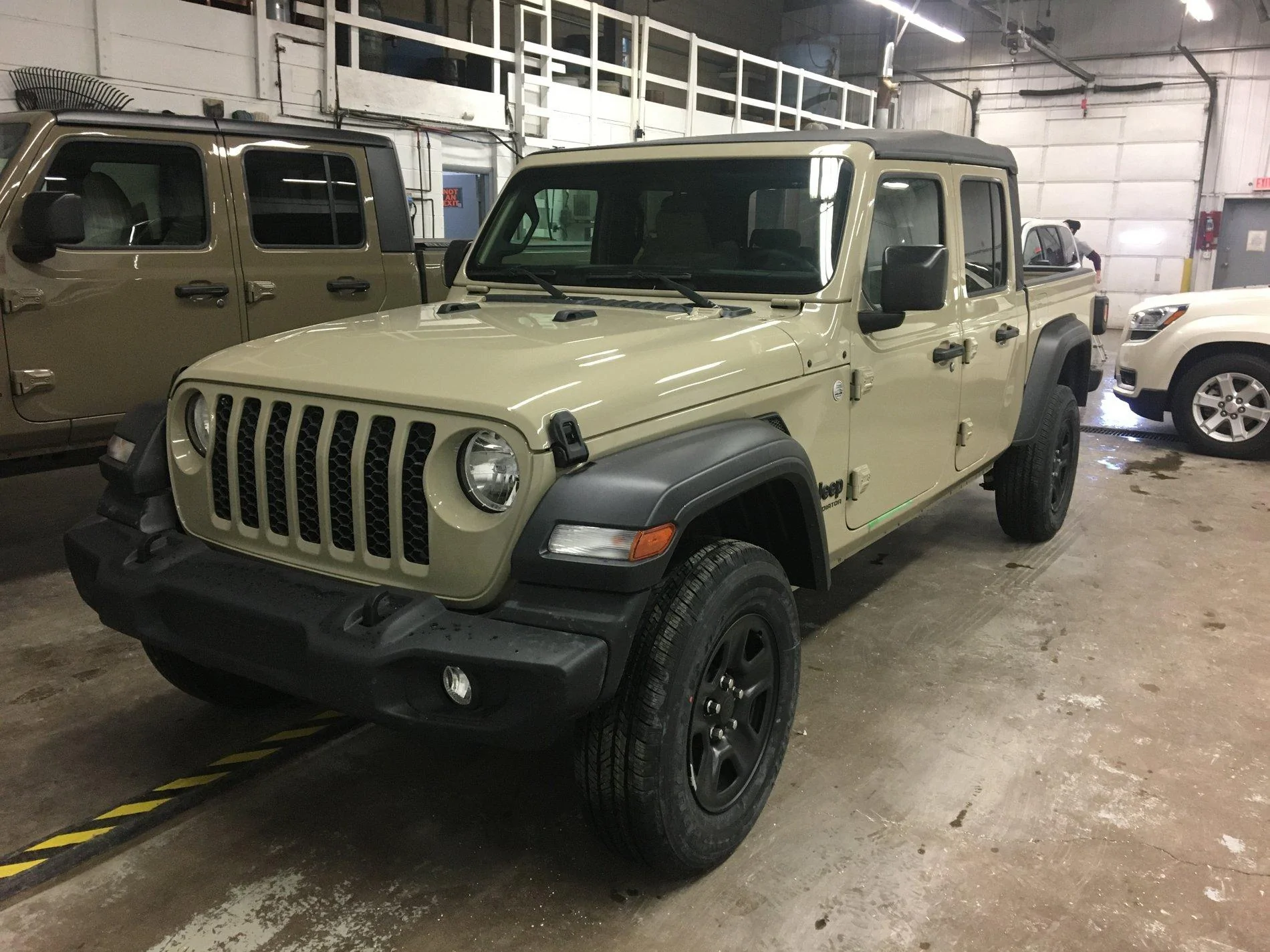 Jeep Gladiator MilSpec Gobi Sport MaxTow Spring Swap IMG_7207