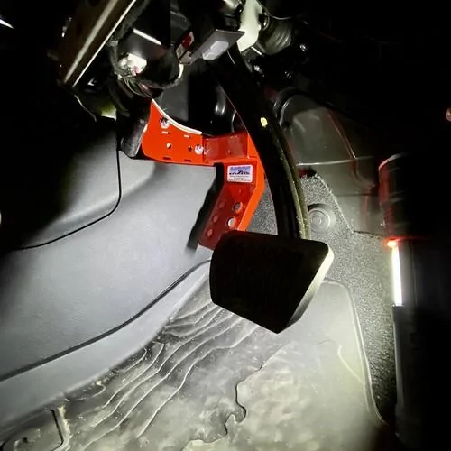 Jeep Gladiator Best Dead Pedal? 49543395413_8a581b876d