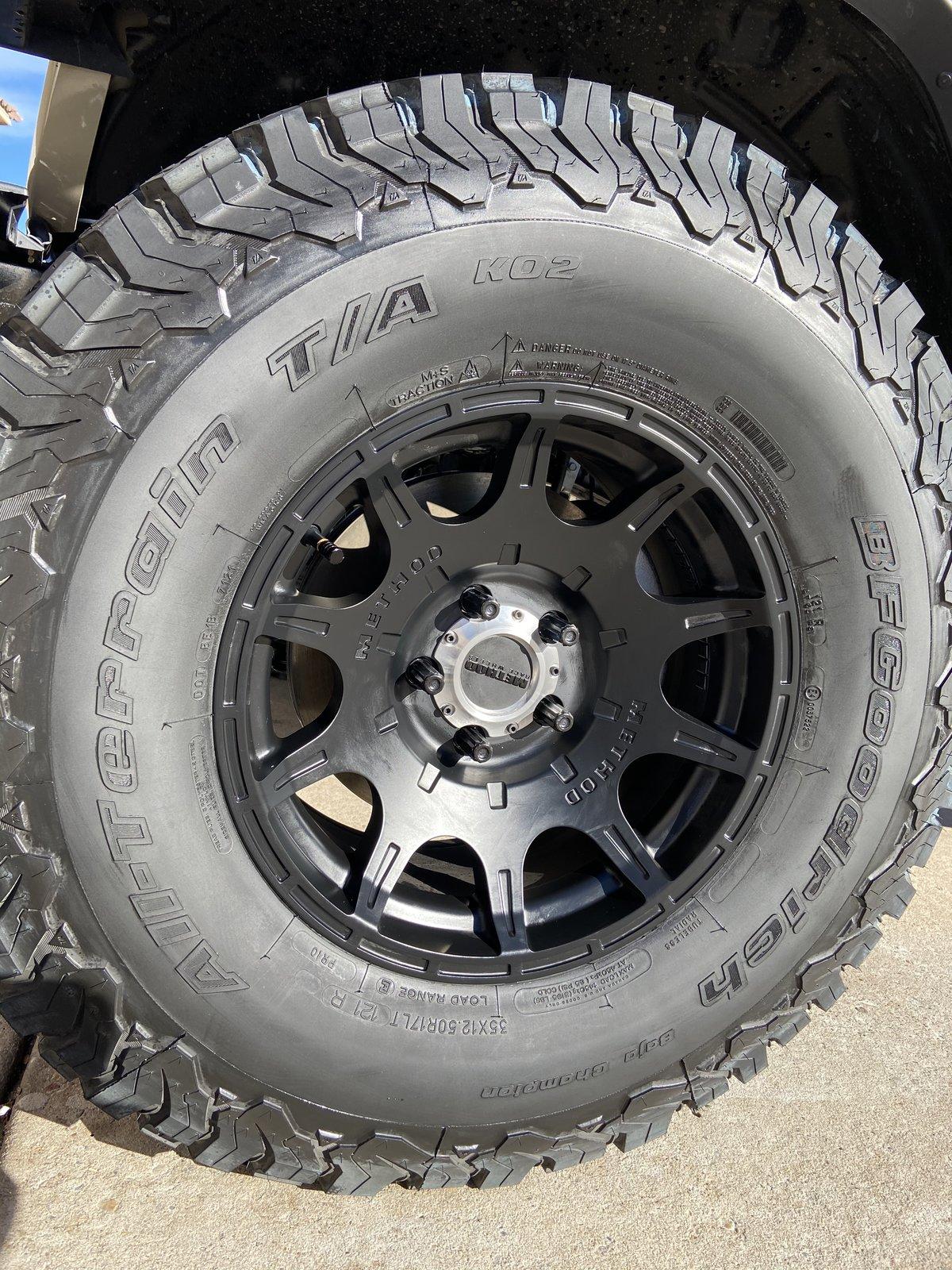 Jeep Gladiator My Gobi Tan Sport S AA2996F0-2B34-4D1A-AEB1-7EC15740727A