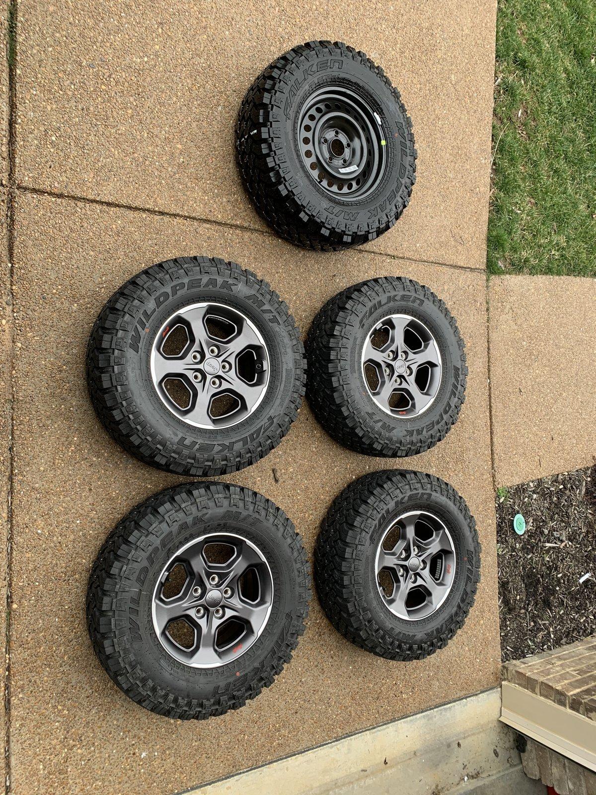 Jeep Gladiator FS: OEM Gladiator Rubicon 17” Wheels and M/T Tires Set of 4 Plus full Size Spare 63947775-8138-4FA3-AFFF-55298B3273E4