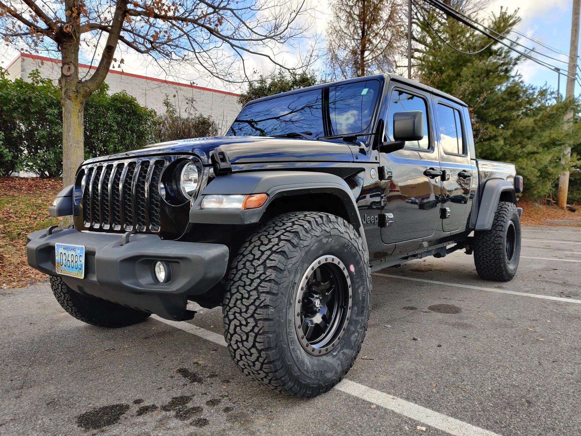 Jeep Gladiator 315 70 17 on stock gladiator sport s JT