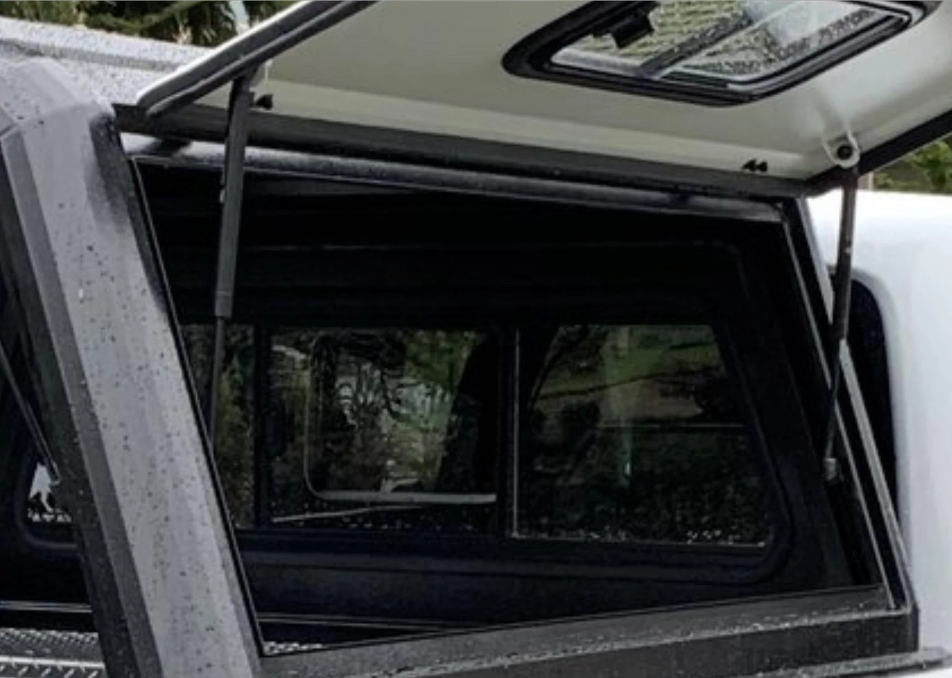 Jeep Gladiator Alu-cab canopy Jeep Gladiator #001 60DAE0E6-4685-41A5-91BA-E747D4116FAD