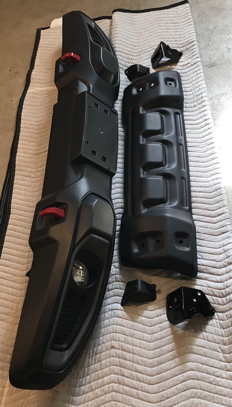 Jeep Gladiator Rubicon front bumper with lights and skid plate $200 IMG_9781