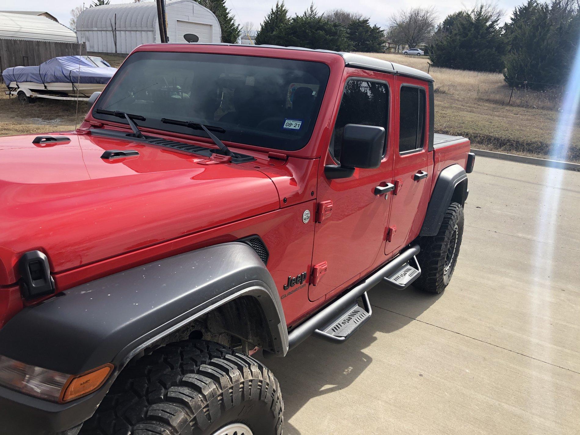 Jeep Gladiator side bars with or without drop step? 5361F353-9C6B-42BA-AC23-485DE8CD85CB
