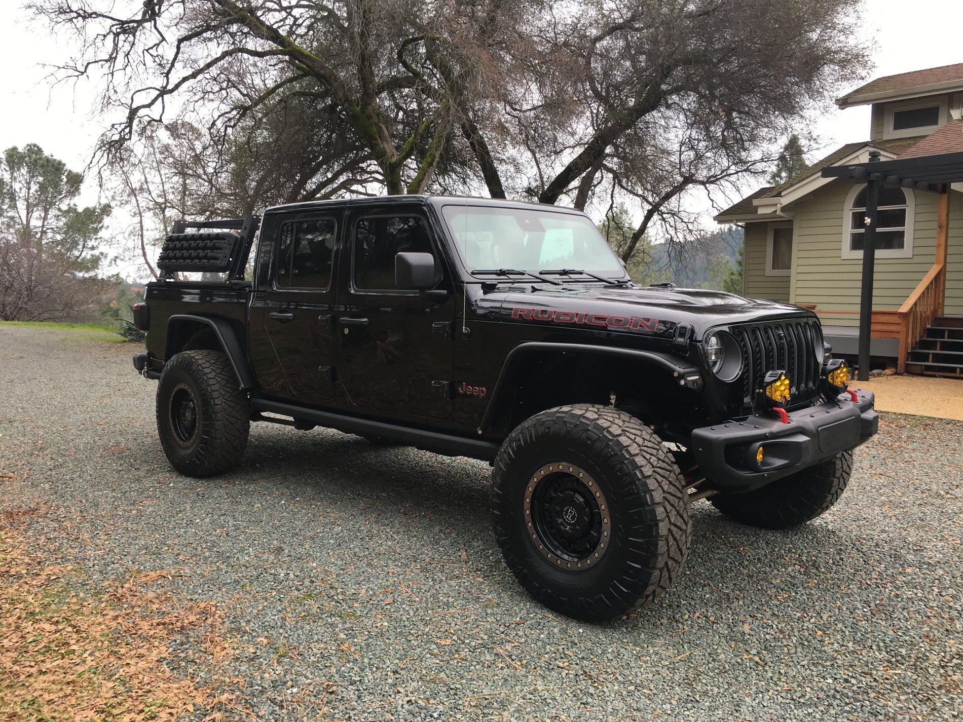 Jeep Gladiator Metalcloak lift IMG_4980.JPG