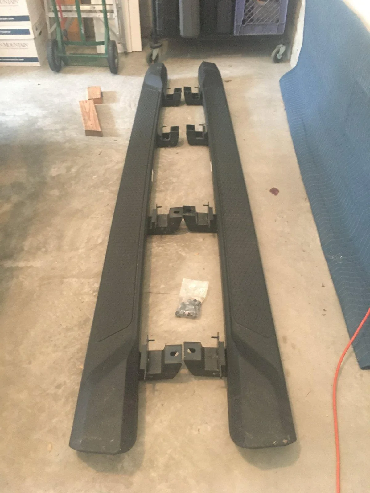 Jeep Gladiator Overland StockSteps/rails <can ship> 54597EB0-2204-4879-92E0-18AFD5A54C4F