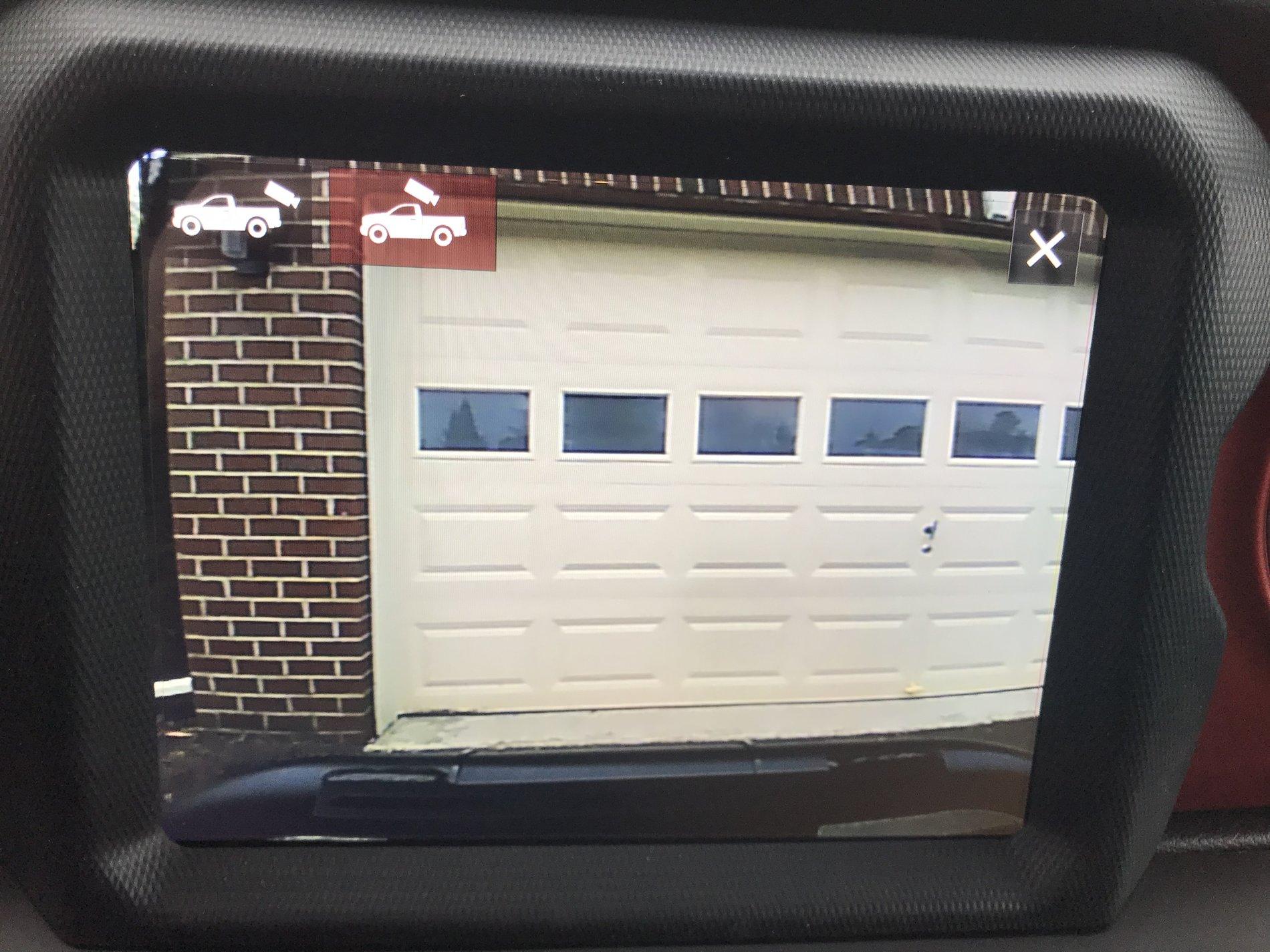 Jeep Gladiator Dealer installed TrailCam? IMG_0564