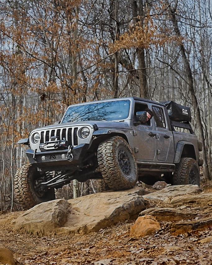 Jeep Gladiator Fab 4 Stubby Bumper P1030423