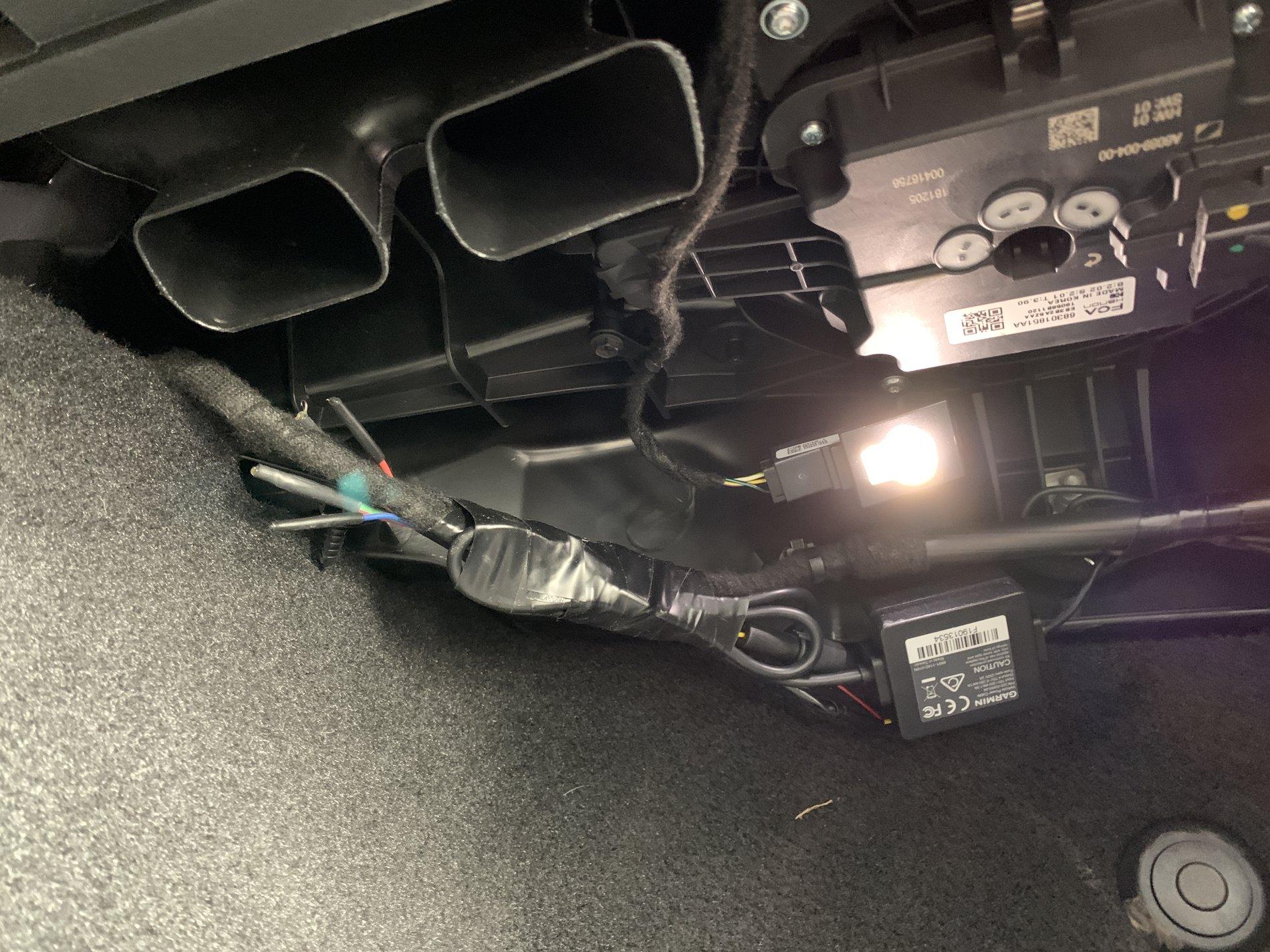 Jeep Gladiator Wiring dash cam to aux switch 20200221_180151073_iOS