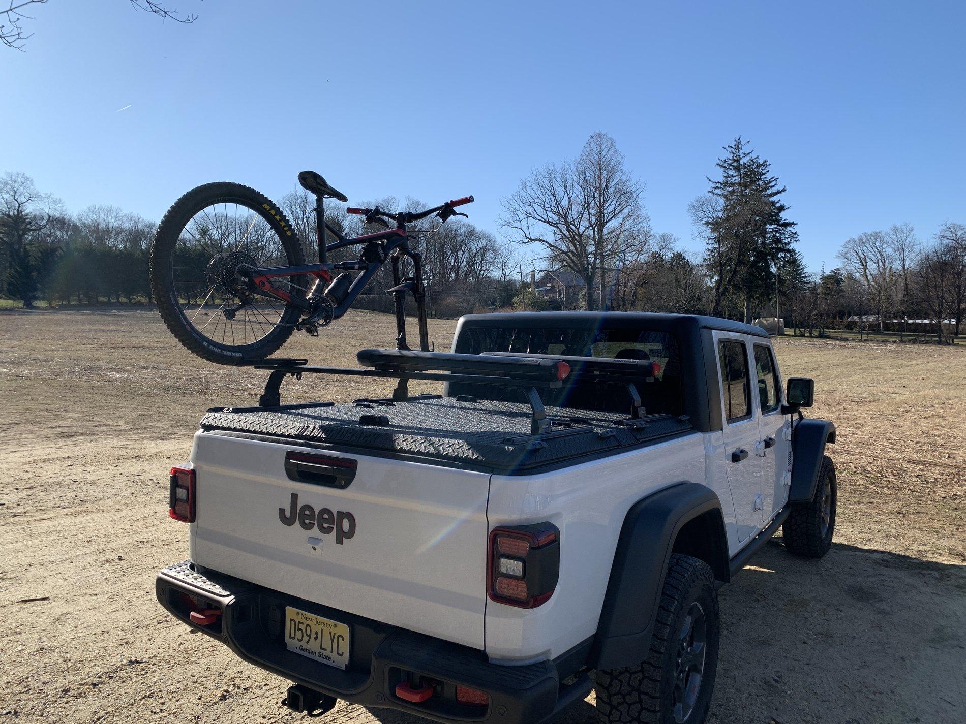Jeep Gladiator Voodoo Cross Bars 1UP Bike Rack and Yamika Ski Rack 20200221_201615513_iOS