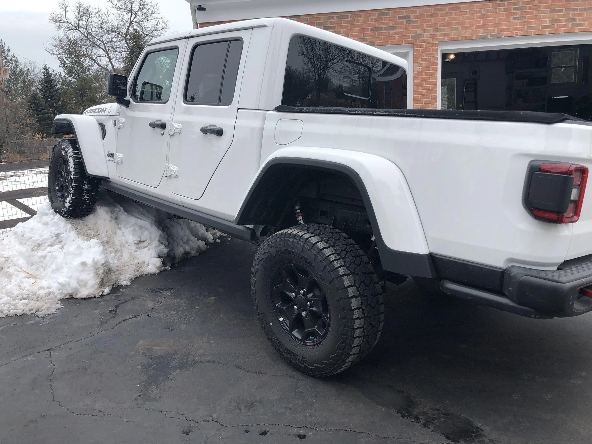 Jeep Gladiator Definitive answer on 35s on stock rubicon Gladiator? 0B5FBF2B-19CA-4AAF-B1F1-0945C645324F