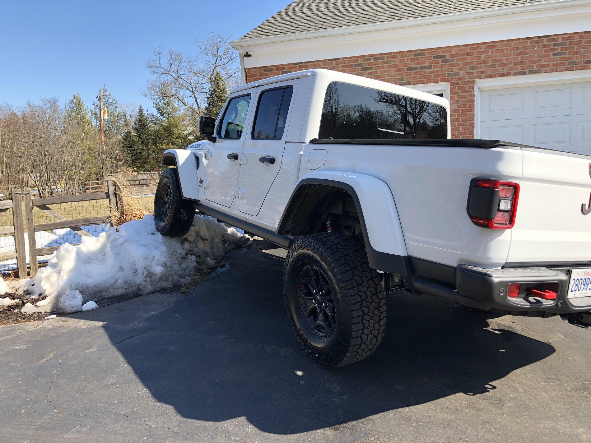 Jeep Gladiator Definitive answer on 35s on stock rubicon Gladiator? 7346284A-78E4-4C5A-A662-65BF32CE61F0