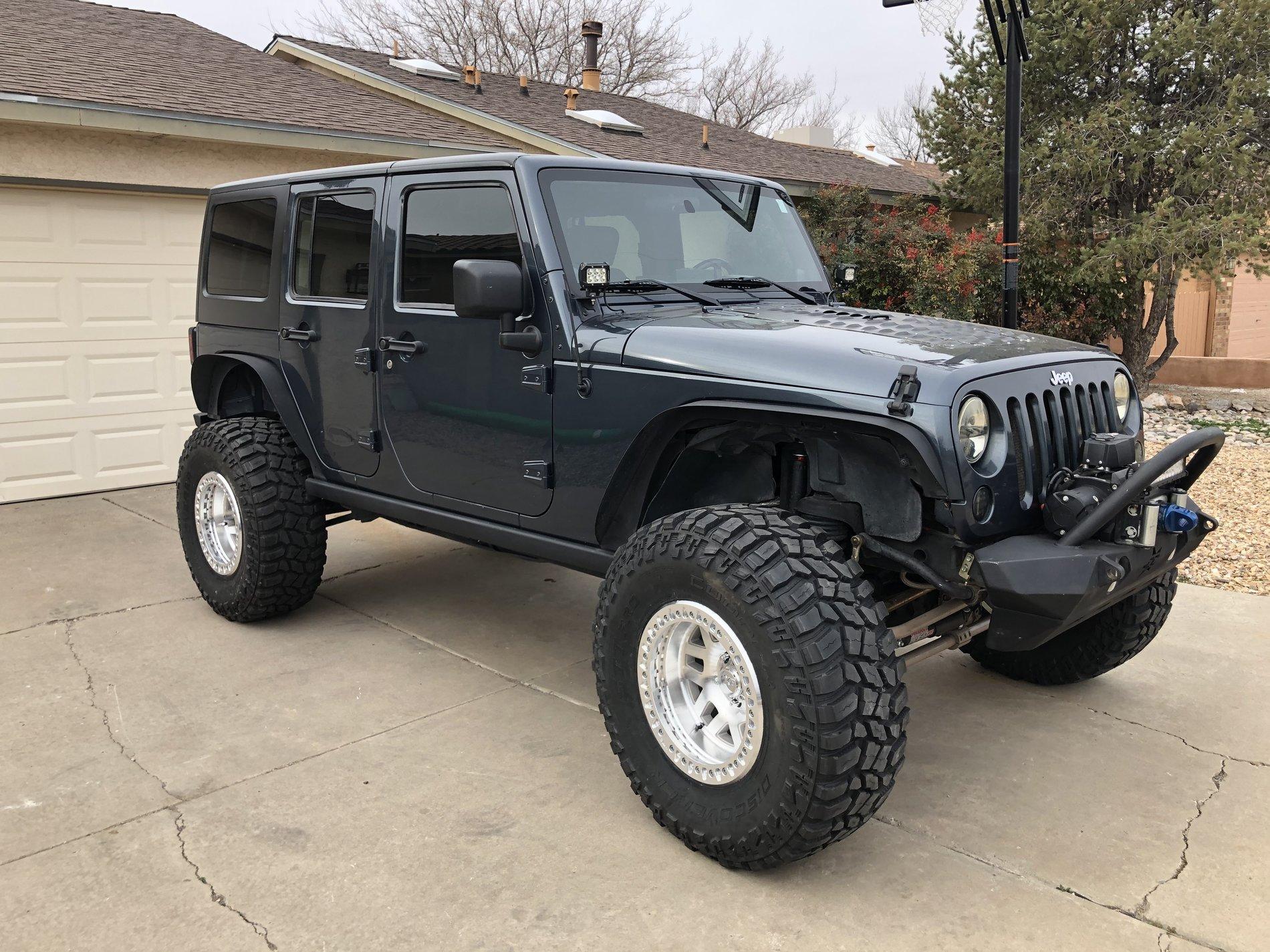 Jeep Gladiator My Gobi Tan Sport S 5E4CAD83-8B5B-473F-B74A-47F0A818C814