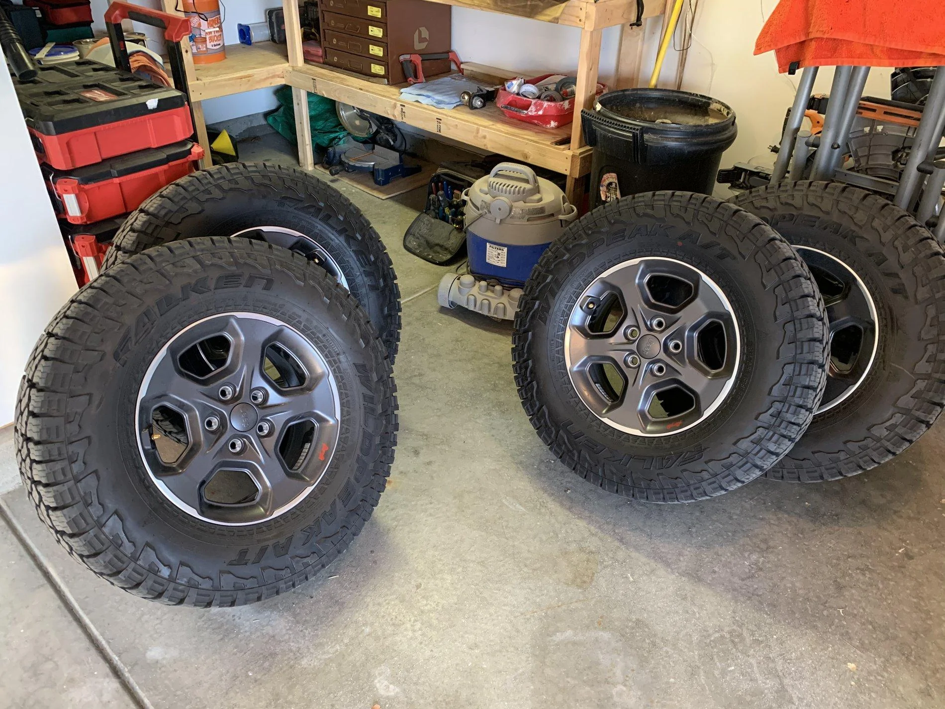 Jeep Gladiator 4 Rubicon tires and wheels 530A37D2-2B1B-42A8-B3F3-90B27B86F5E3