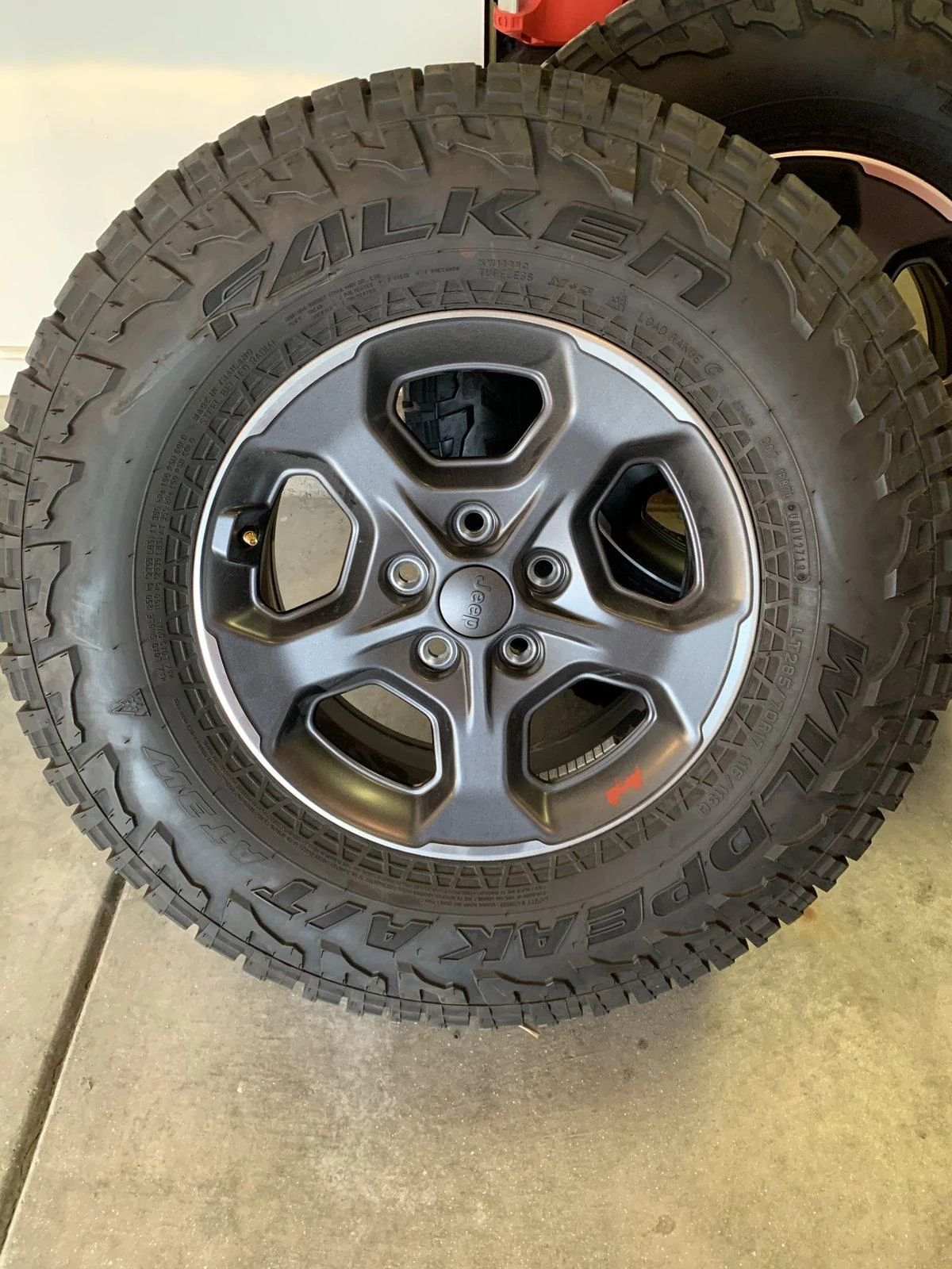 Jeep Gladiator 4 Rubicon tires and wheels BD95C740-ACC3-4DE5-AC39-0B9D6A9A13C3