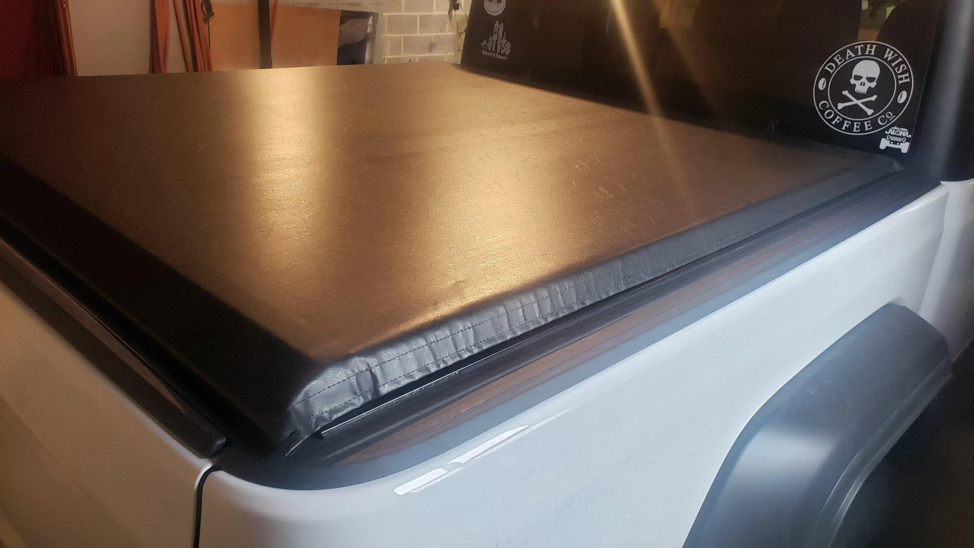 Jeep Gladiator Who has a rolling tonneau cover that they love? 20191205_121515