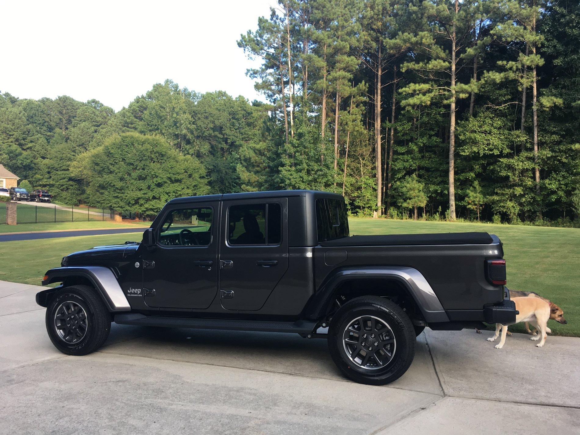 Jeep Gladiator The Overcon D090E23C-0C4A-4720-8288-D7C8382041A3