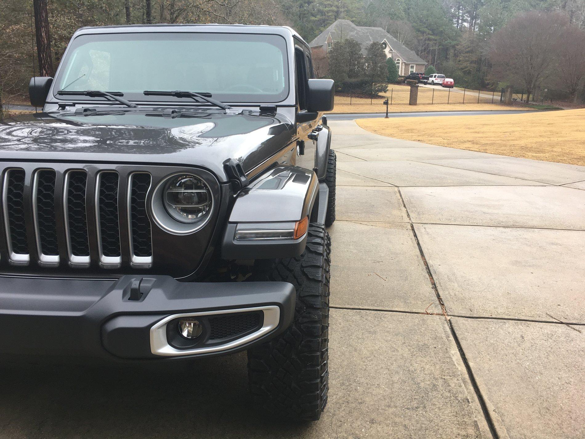 Jeep Gladiator The Overcon D14BE217-A7FF-4B9A-A99F-6028D24157F5