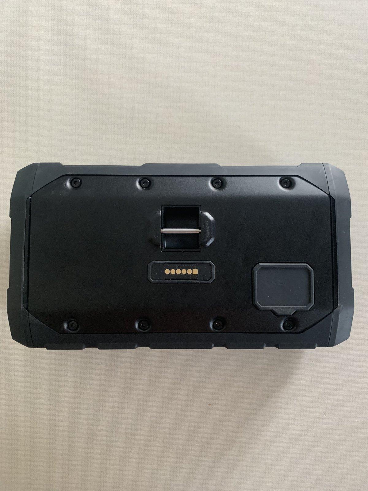 Jeep Gladiator Selling gladiator alpine Bluetooth speaker C750D626-E109-4198-8D77-821CD51EF36C
