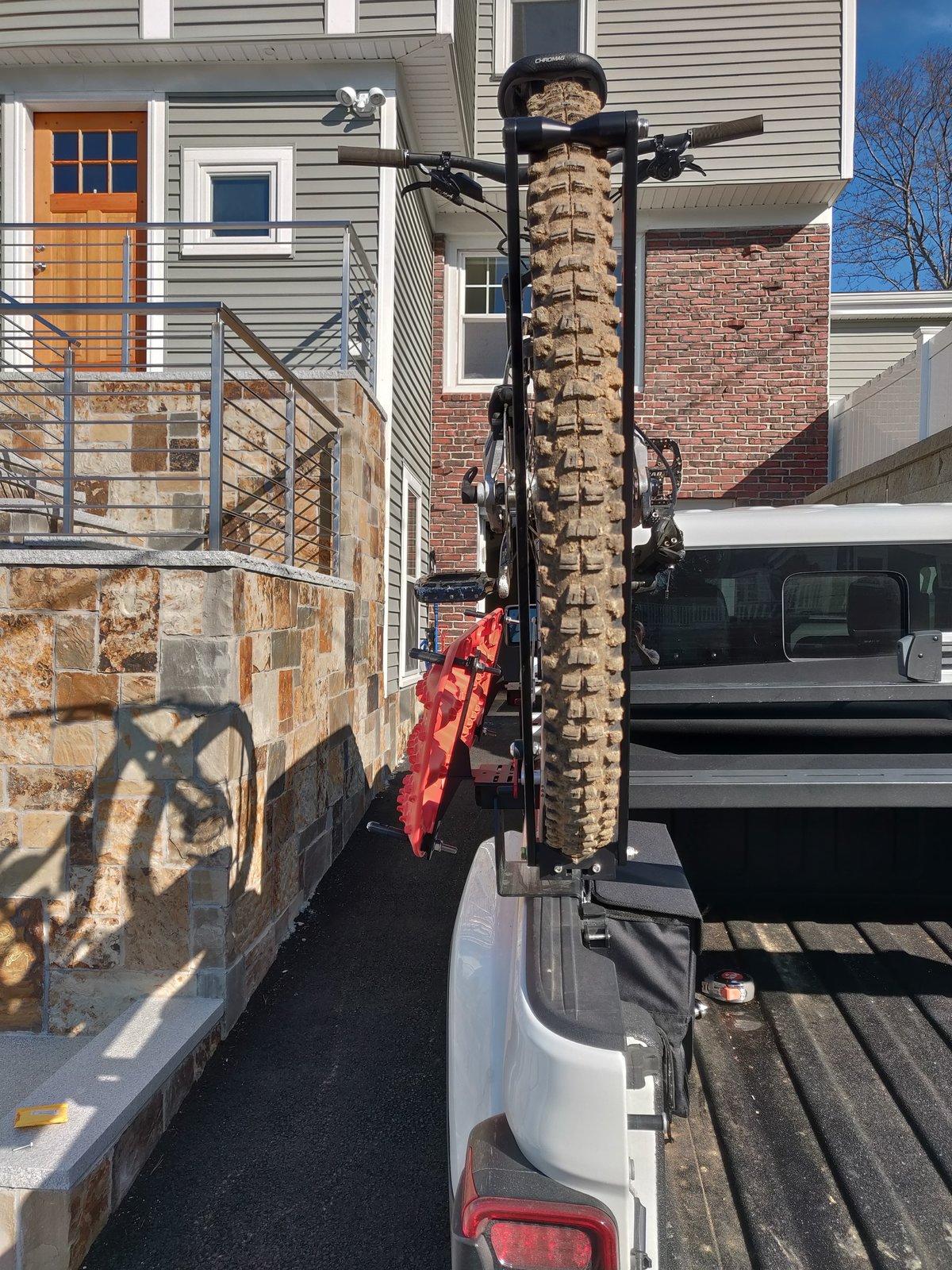 Jeep Gladiator Voodoo Cross Bars 1UP Bike Rack and Yamika Ski Rack IMG_20200224_142012
