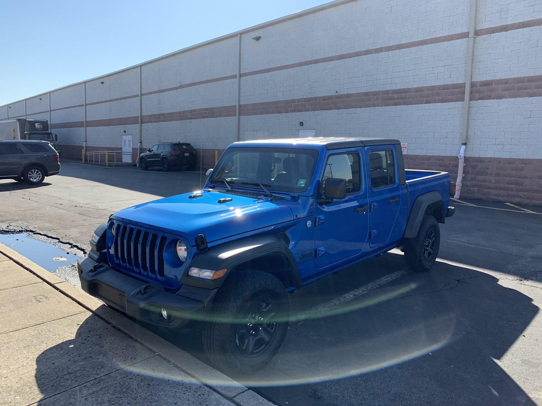 Jeep Gladiator HYDRO BLUE PEARL Gladiator JT Club 85BF6524-7647-466C-807C-0D7FABA4BF73
