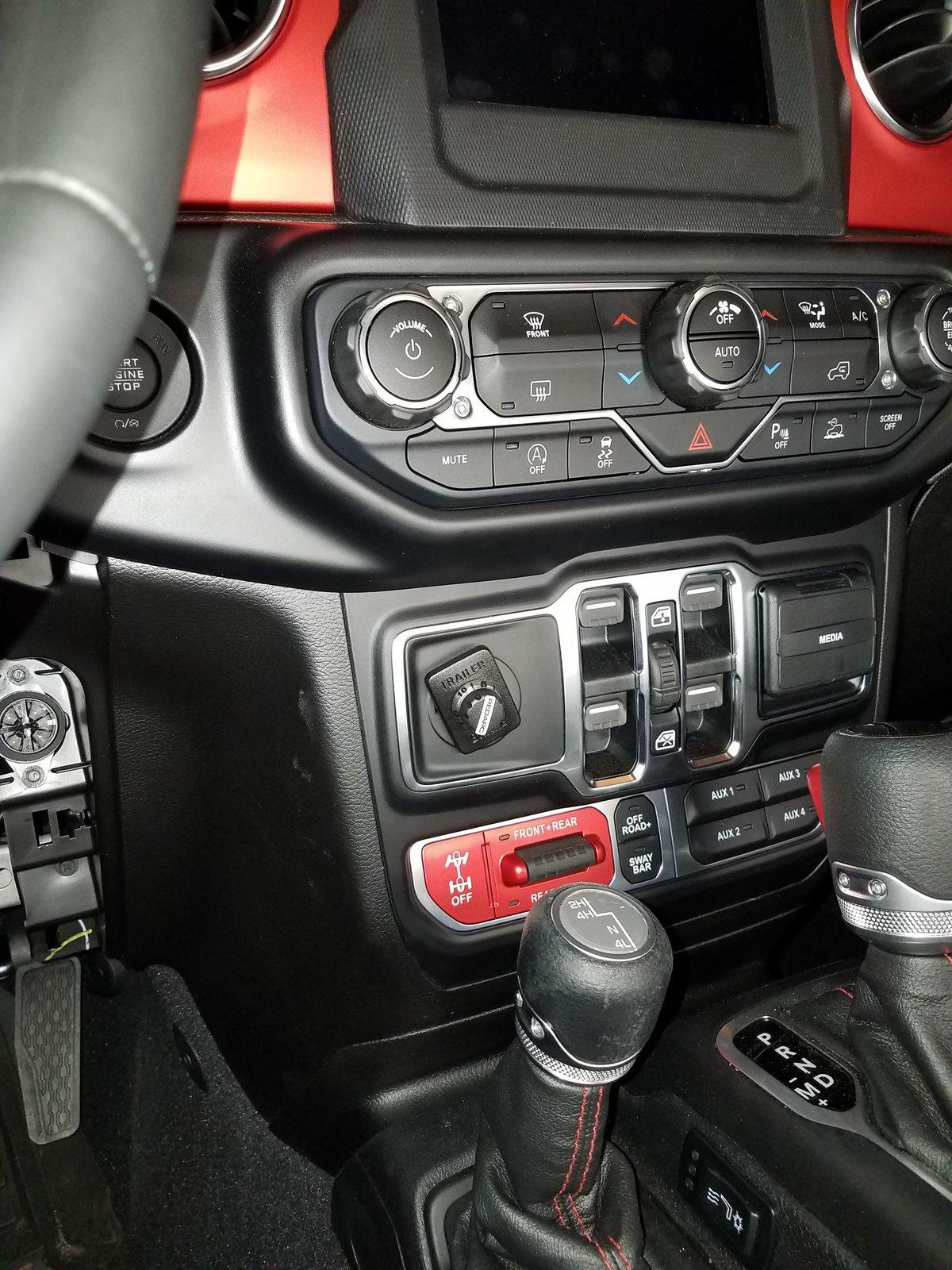 Jeep Gladiator Redarc towing install 20200222_103935