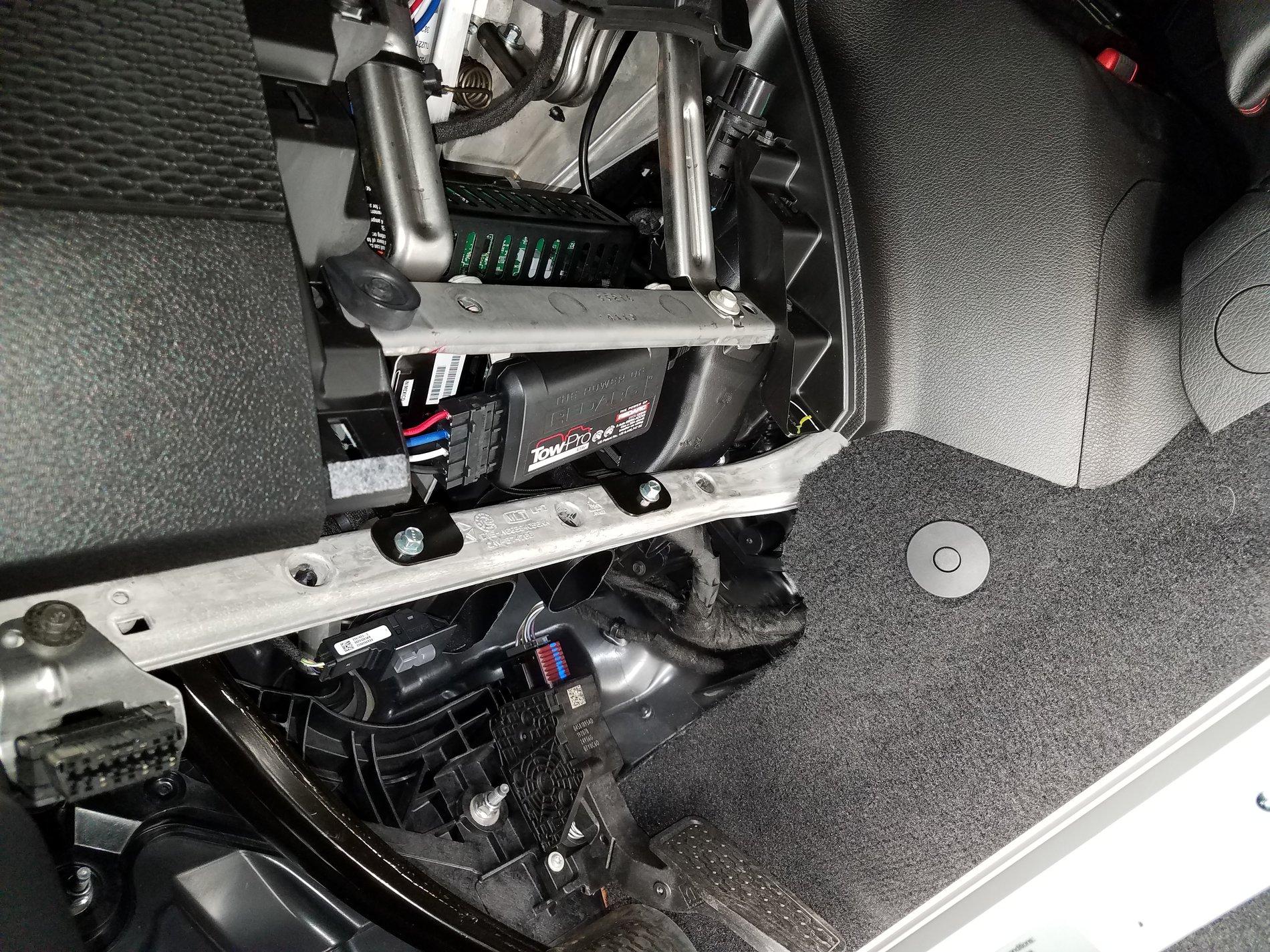 Jeep Gladiator Redarc towing install 20200222_103920