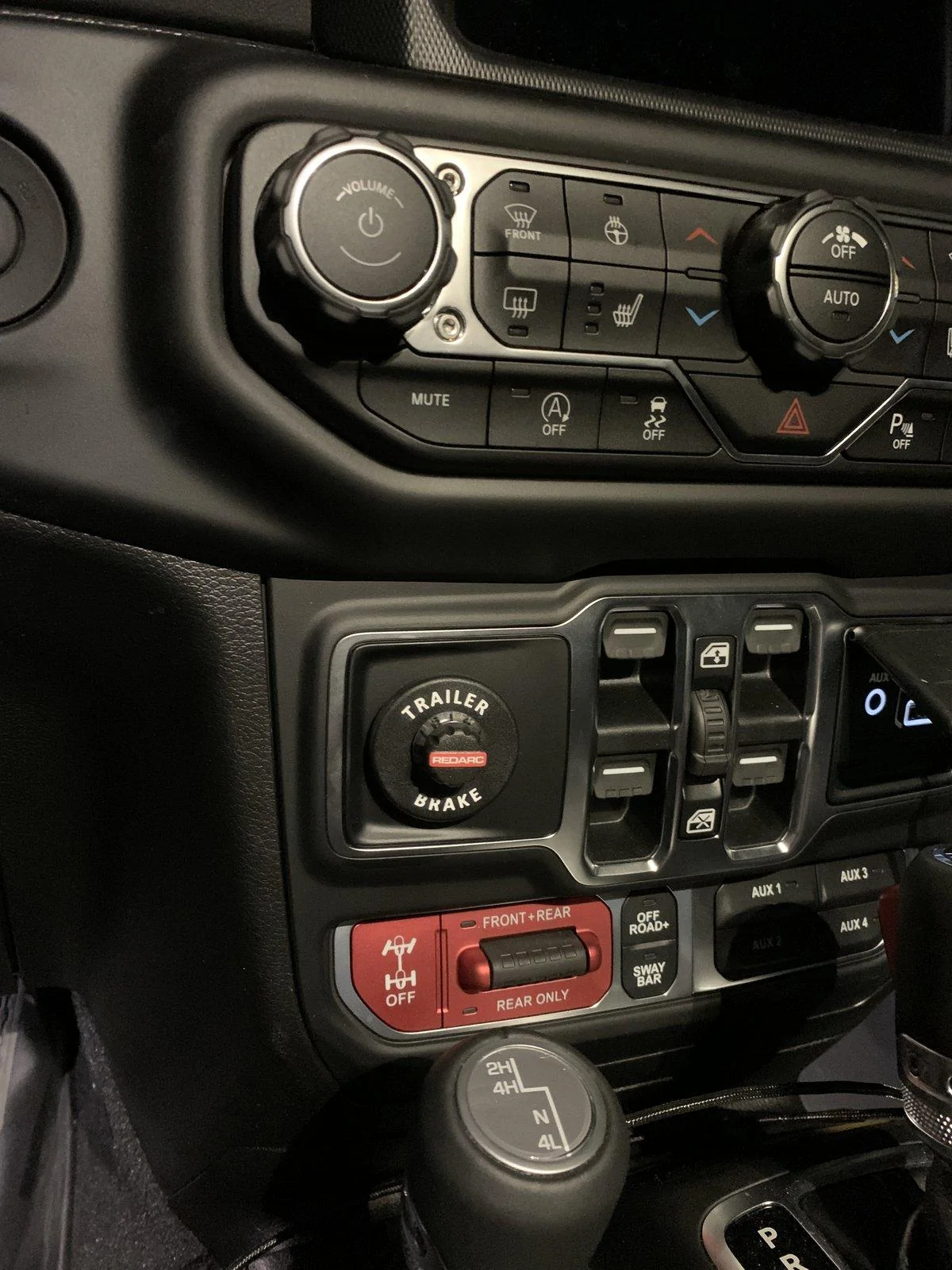 Jeep Gladiator Redarc towing install C0302E06-0810-484D-9400-4B4CF29A7013
