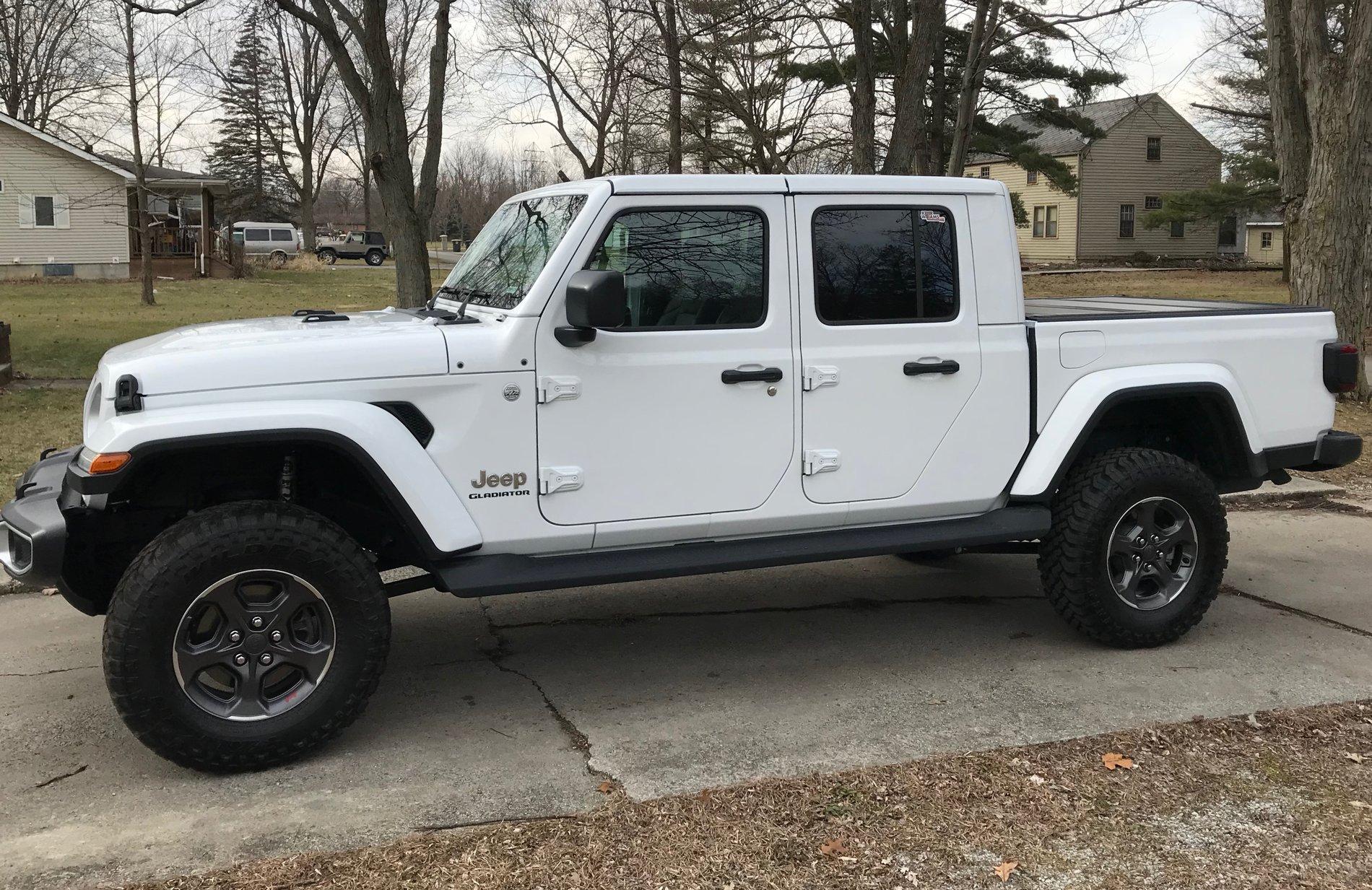 Jeep Gladiator Not seeing any overland pictures IMG_0354