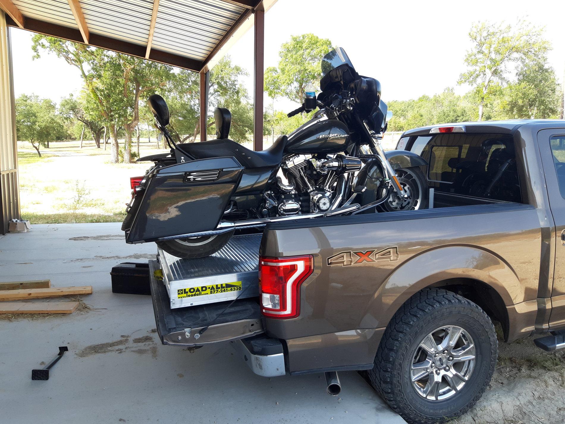 Jeep Gladiator Motorcycle (not a dirt bike) in the bed. 20190914_104212
