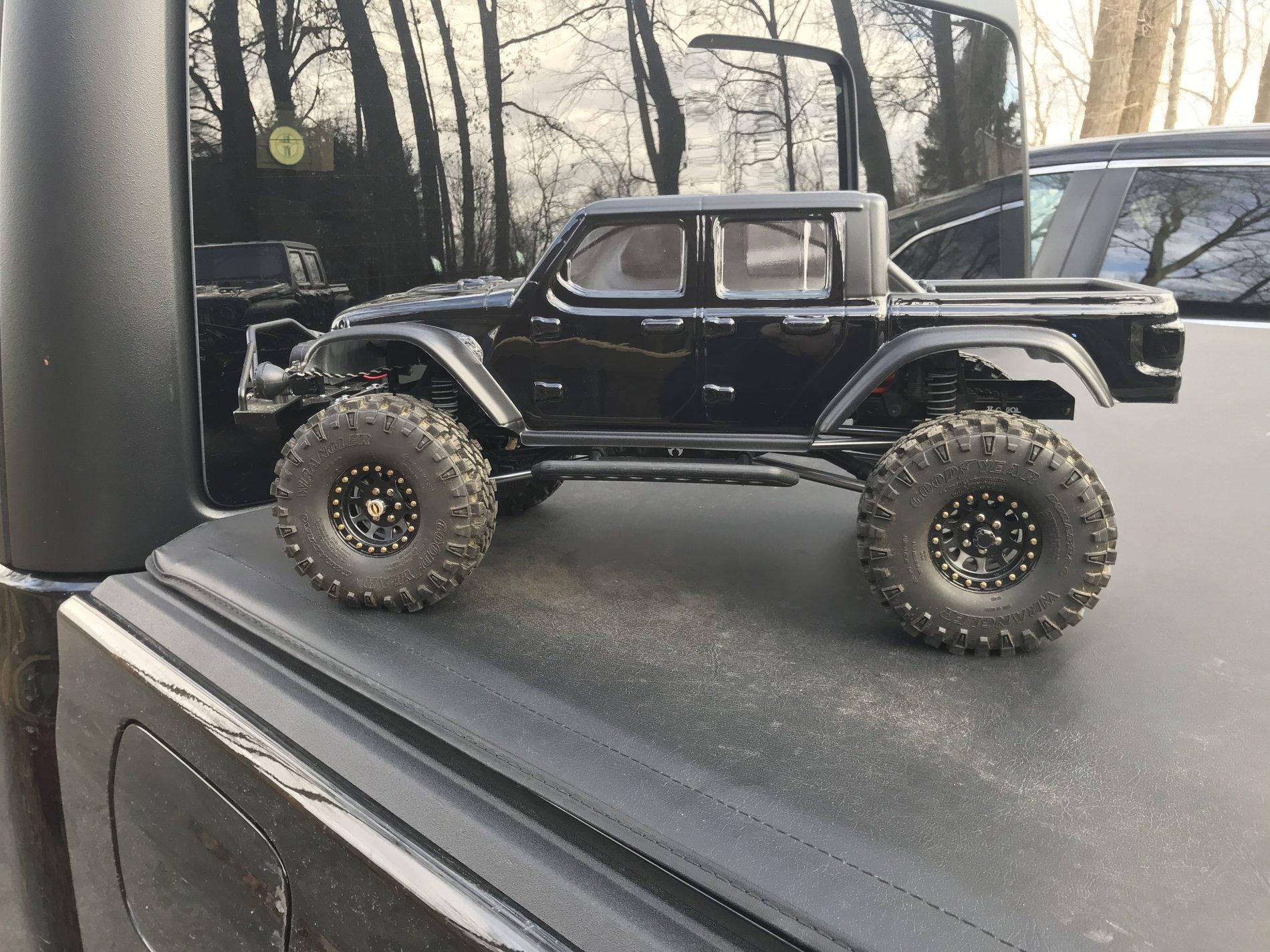 Jeep Gladiator Toy/Hobby Pictures 23C35C7B-EC47-4D42-BCB4-B3E3C488390A