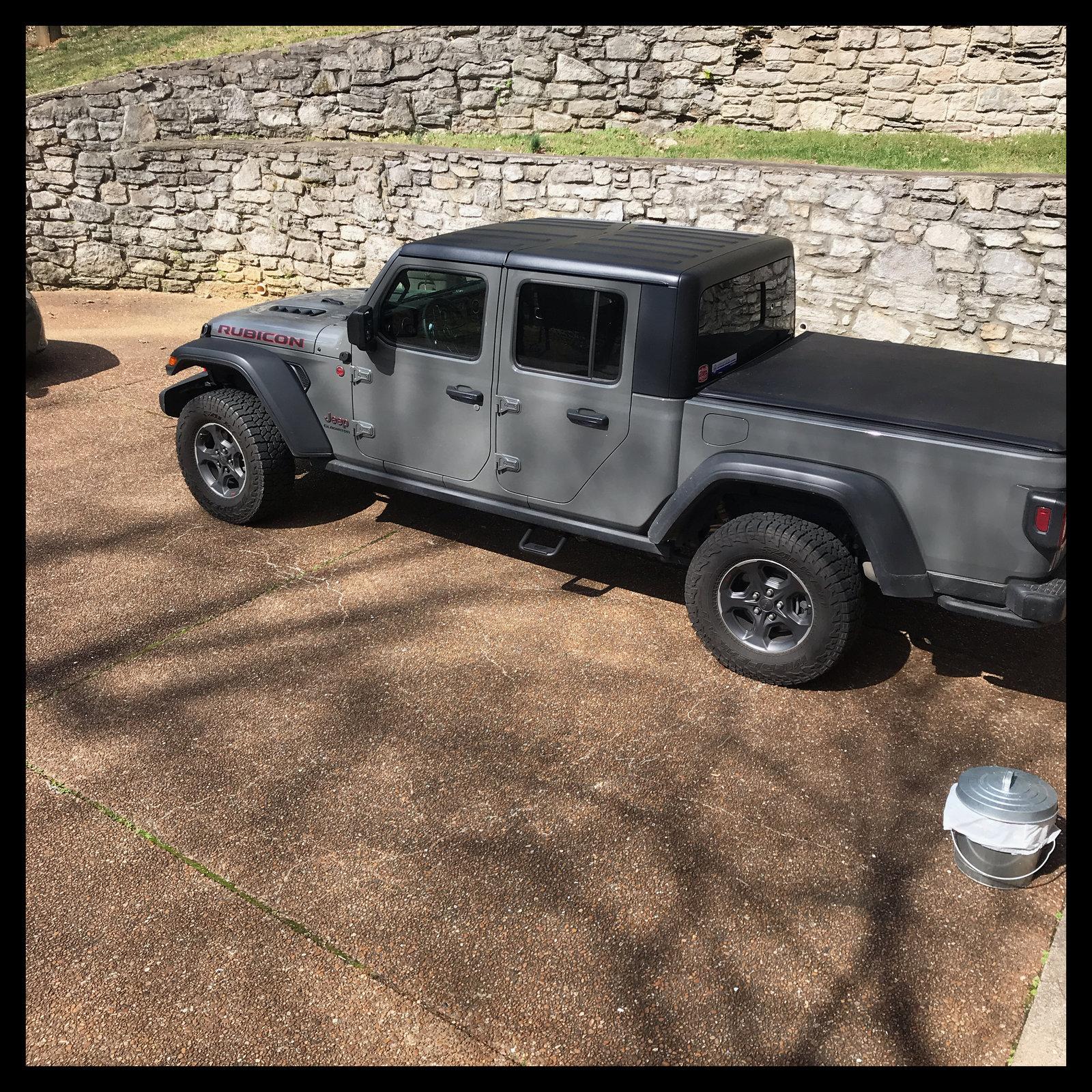 Jeep Gladiator Bolt on steps compatible with rock sliders? IMG_1298.JPG