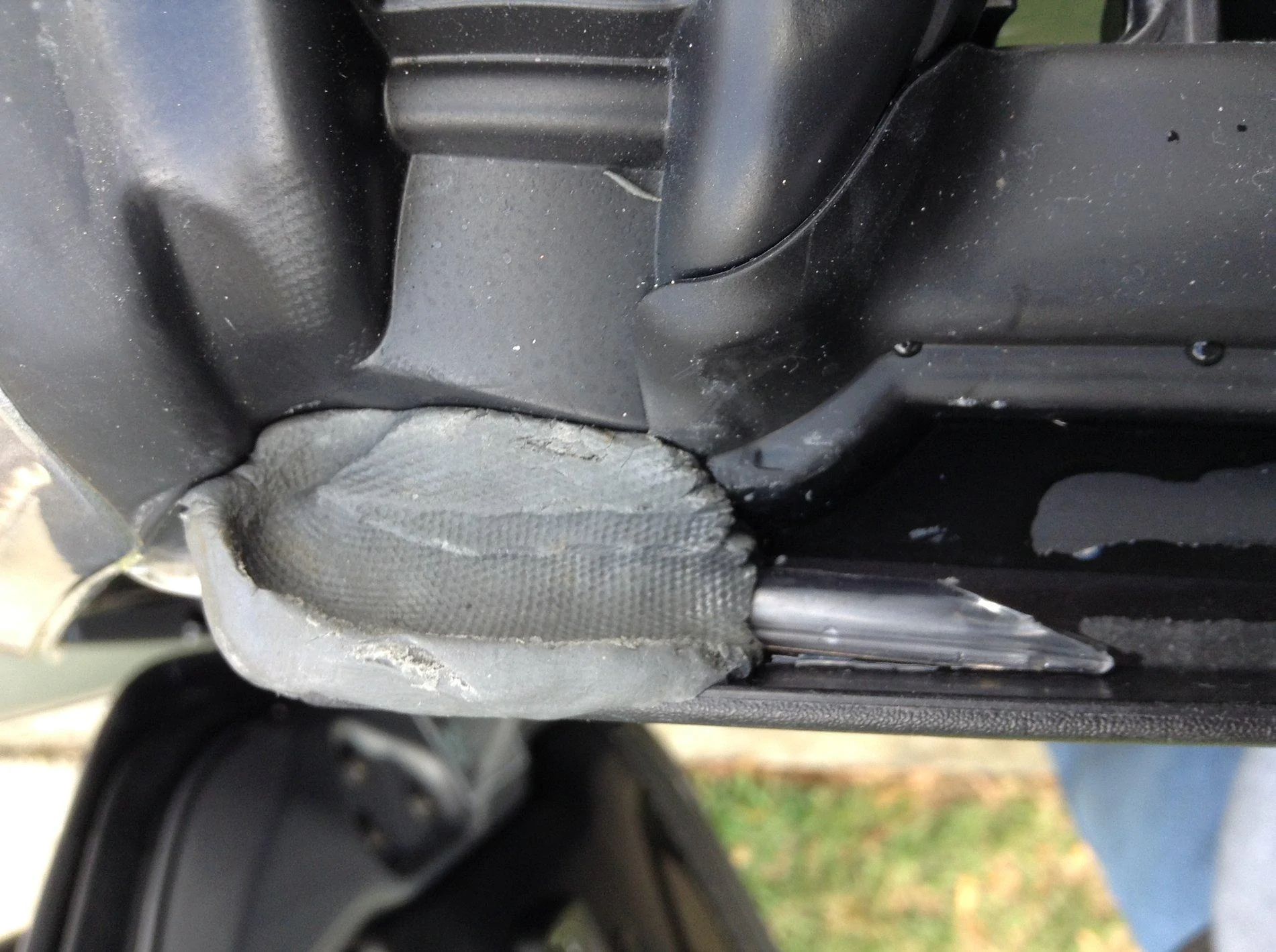 Jeep Gladiator DIY Writeup: The FIX for the drip rail water leaking that anyone can do IMG_0014