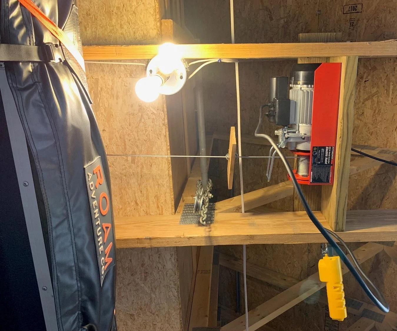 Jeep Gladiator Hoist to Lift Off Bed Rack and RTT hoist5