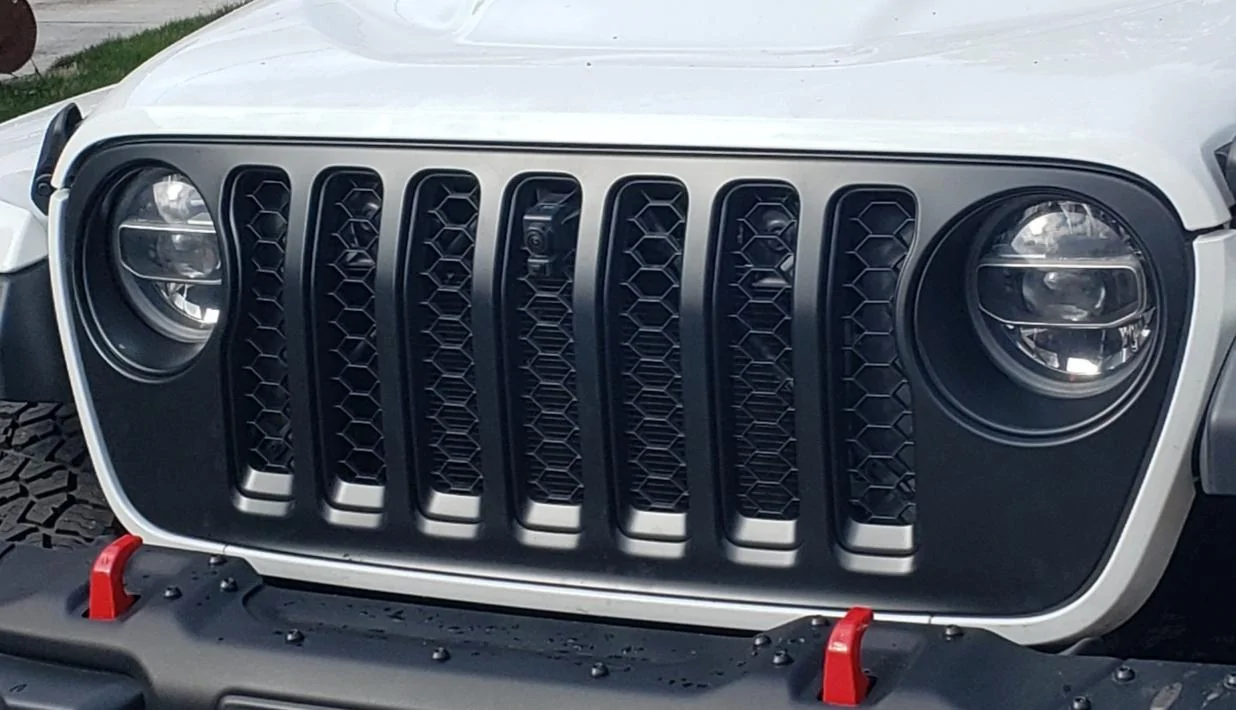 Jeep Gladiator Mopar Satin Grille with Front Camera 20200228_004653