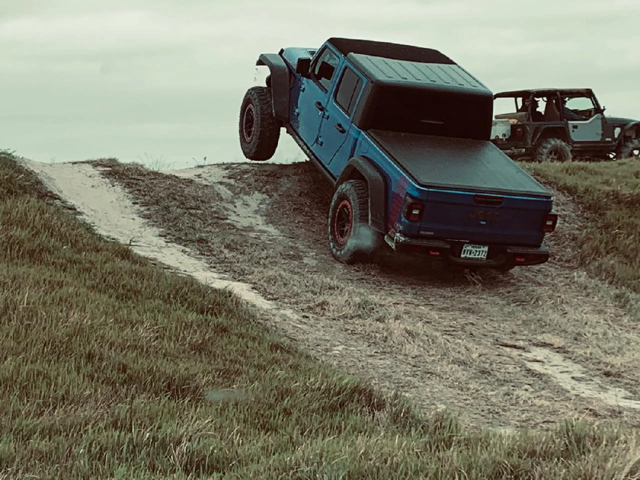 Jeep Gladiator HYDRO BLUE PEARL Gladiator JT Club 24060