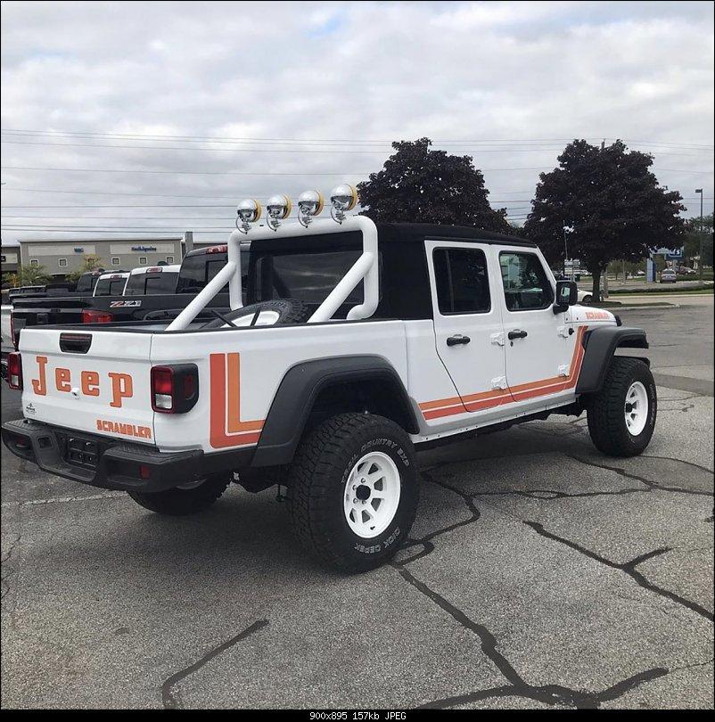 Jeep Gladiator 'Retro' Graphics Option? 3eb21c5d-3d0c-48dc-9b4b-49235c10b6de-jpe