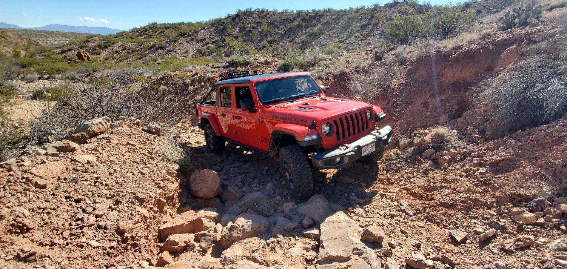 Jeep Gladiator WTB Rubicon Steel front bumper 20200223_101958