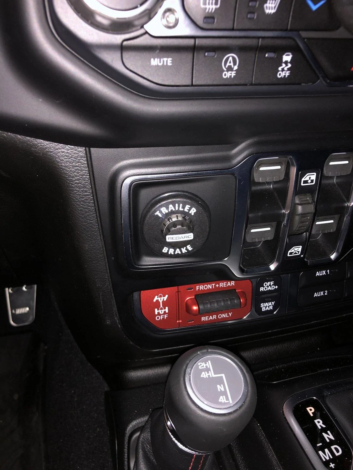 Jeep Gladiator Redarc towing install 481FD550-D581-4FB8-9F37-CF8A1AE042BC