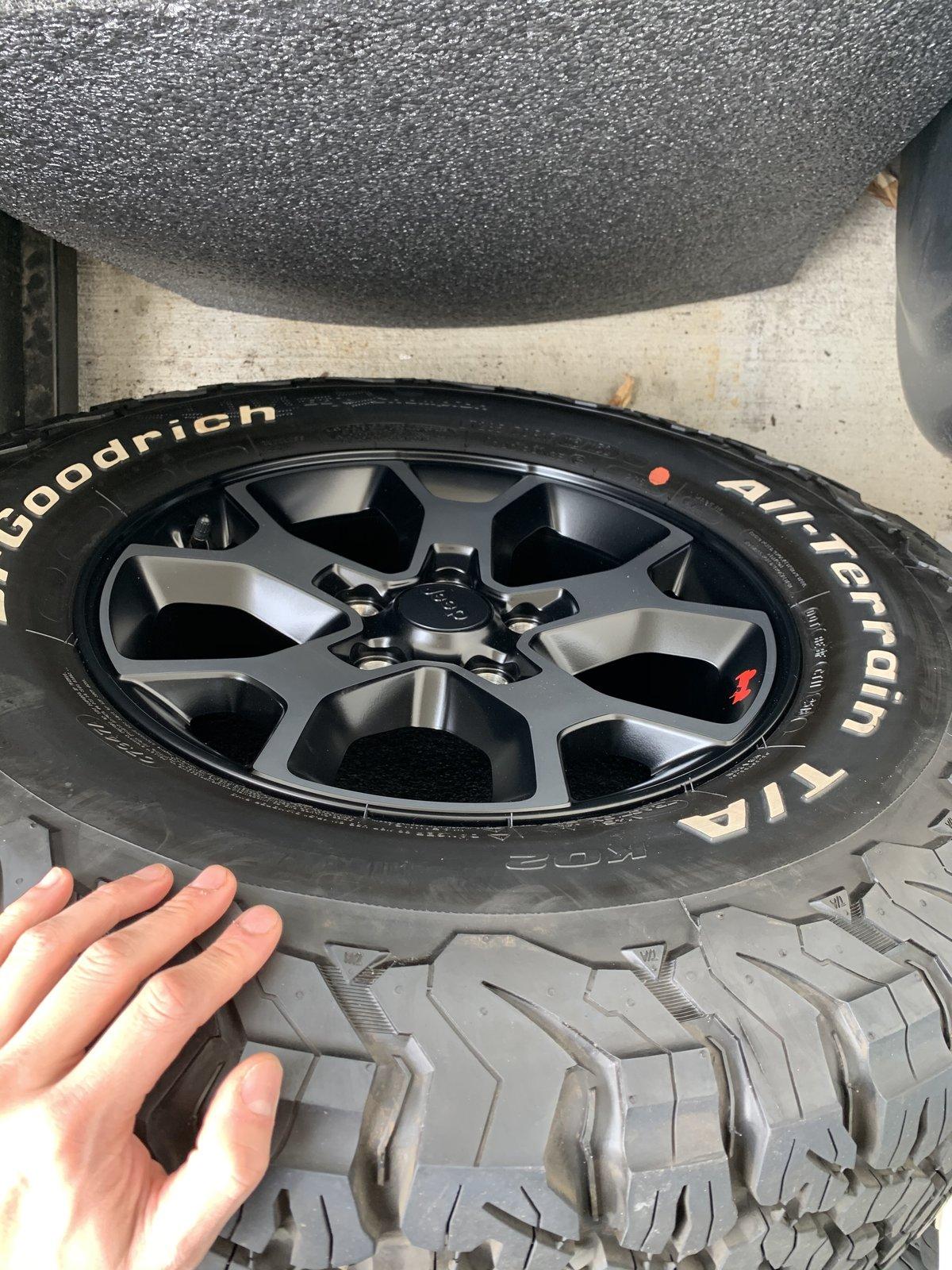 Jeep Gladiator 5 JL Rubicon Rims $500 7D90C981-648F-4017-A251-08661E0F10EB