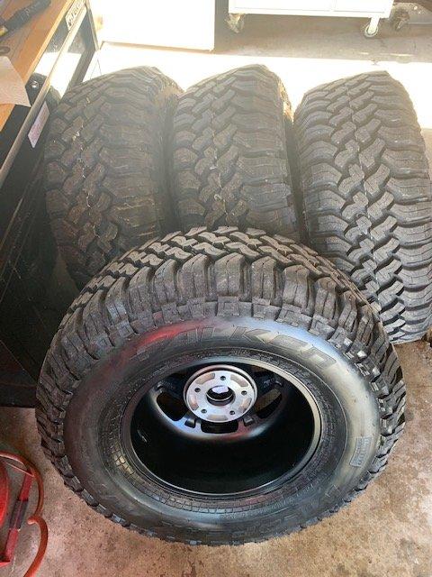 Jeep Gladiator 4 NEW 17X9 FUEL SHOK w/ 315/70/17 WILDPEAK MT $1800 IMG_0224