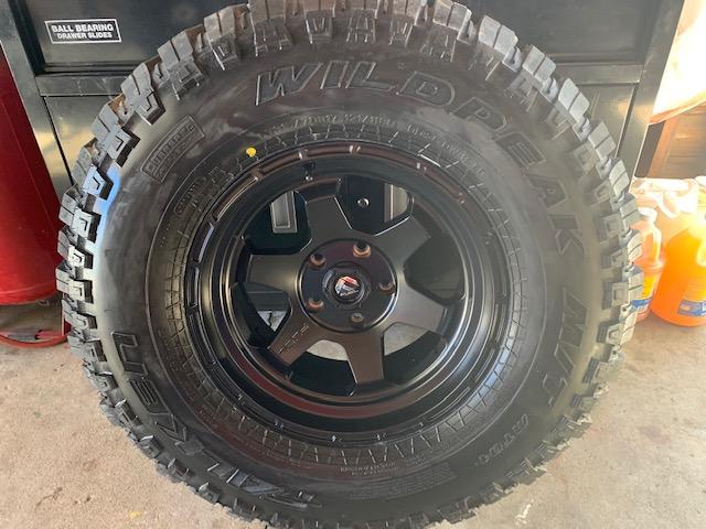 Jeep Gladiator 4 NEW 17X9 FUEL SHOK w/ 315/70/17 WILDPEAK MT $1800 IMG_0219