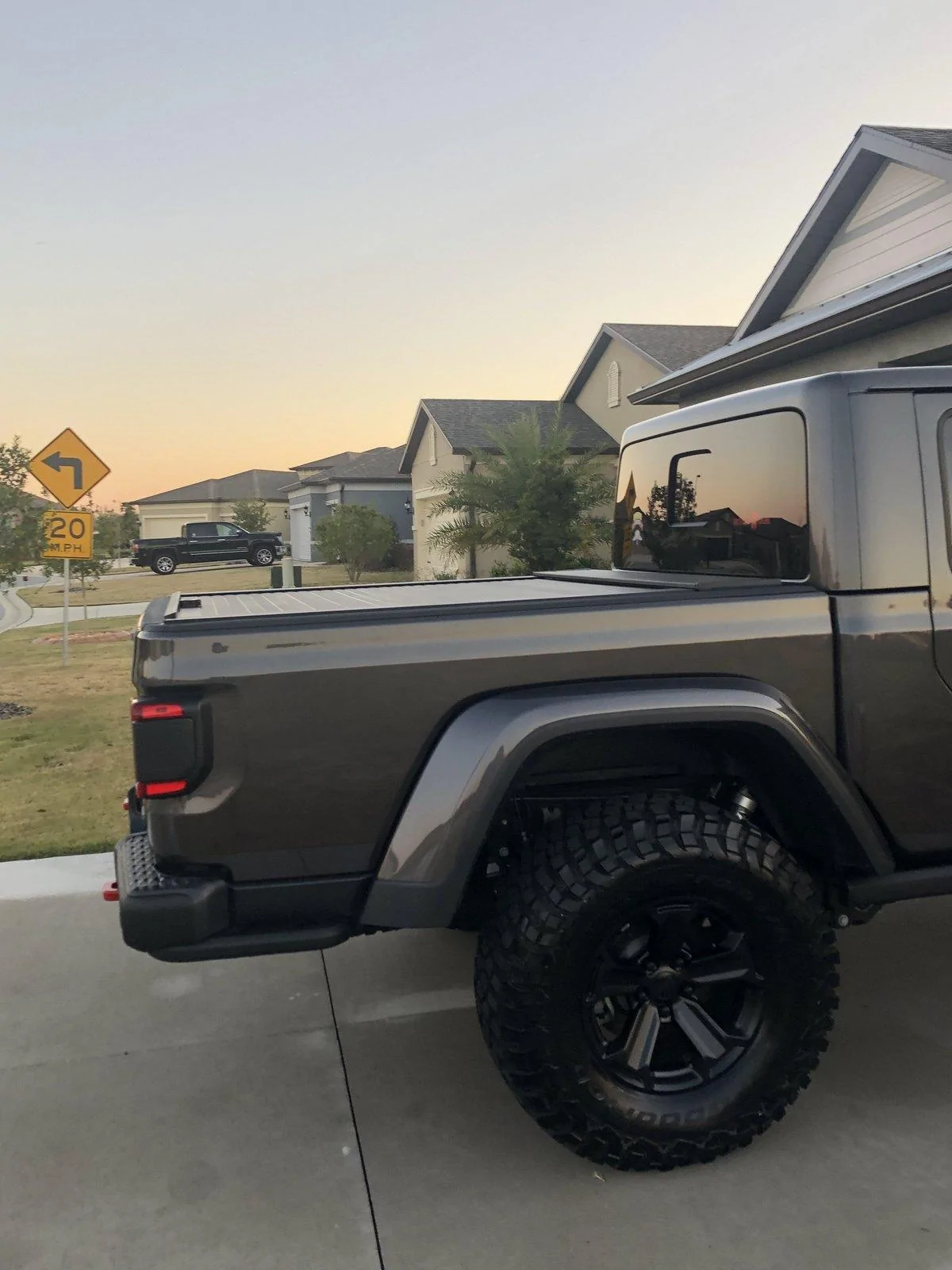 Jeep Gladiator Aftermarket Tonneau Covers? A68F4CFB-CA41-4187-BAE0-22665B0A631F