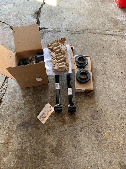 Jeep Gladiator NEW TAKE OFF RUBICON SUSPENSION and CRATE W/2.5 RC SPACER LIFT IMG_0243