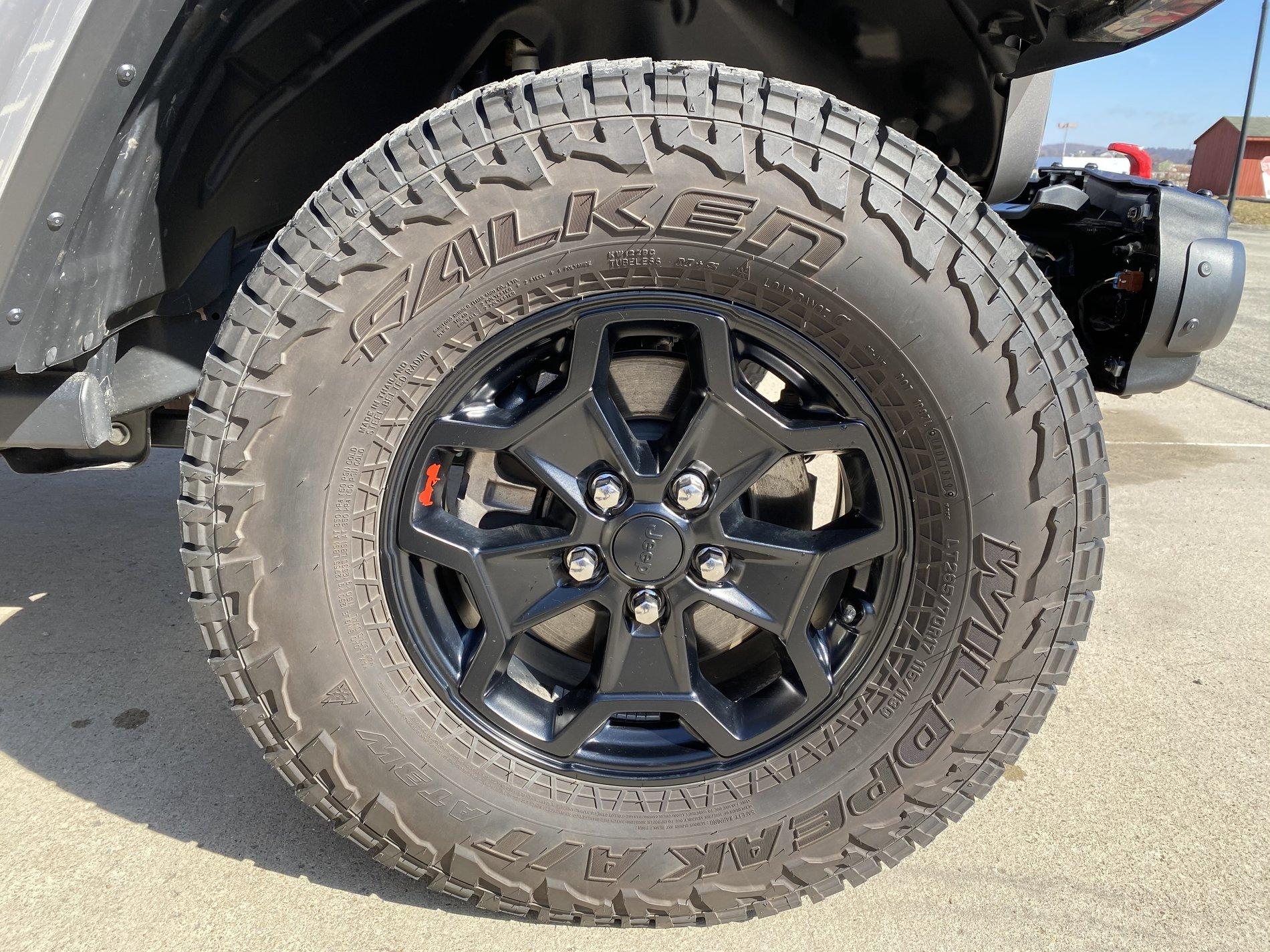 Jeep Gladiator 4 launch edition wheels and tires D205C4FA-C5FD-4D79-9F0E-EC412E896C63