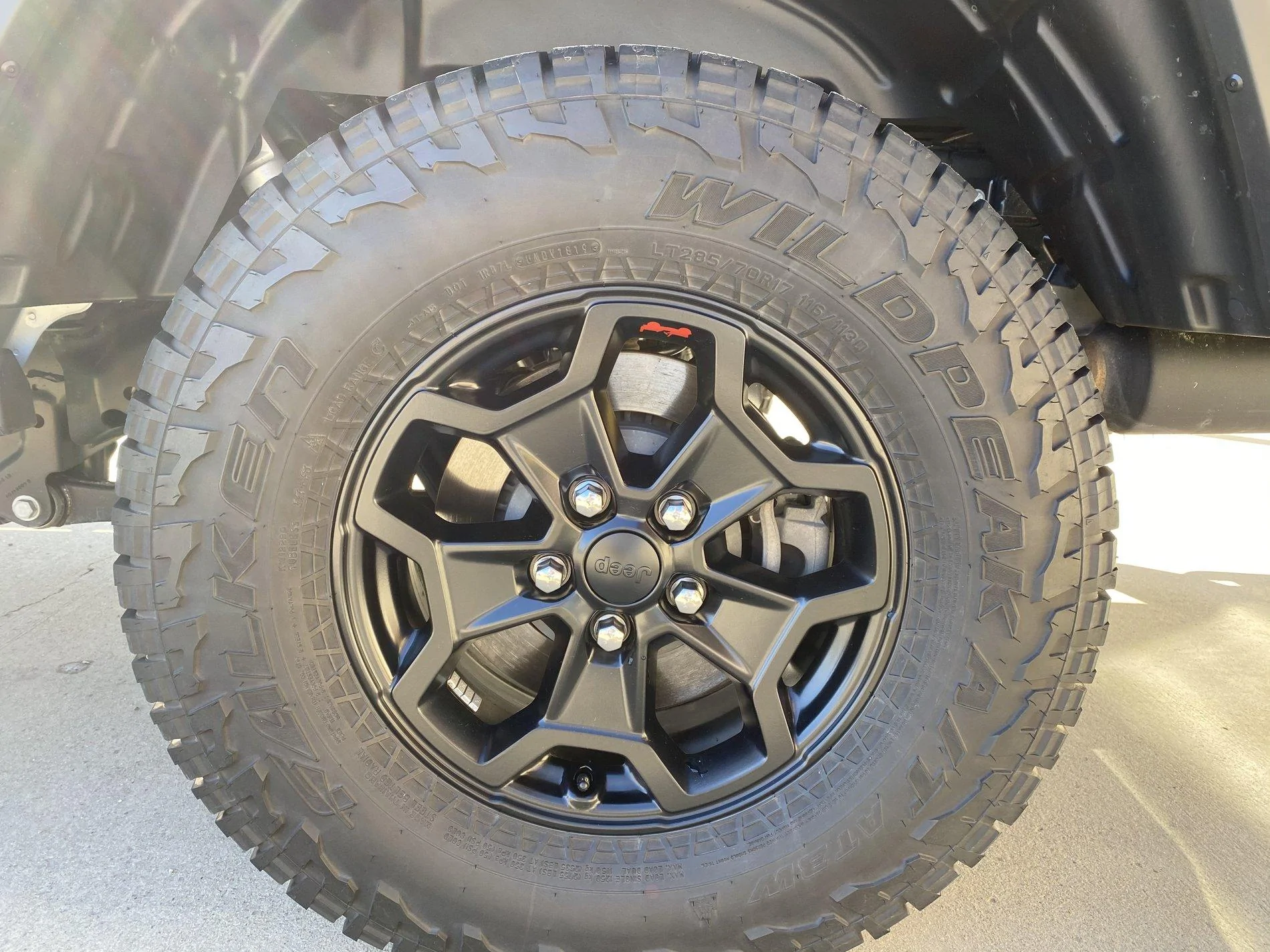 Jeep Gladiator 4 launch edition wheels and tires 7C532AA4-84A5-49B3-8AF0-1A764D027EEF