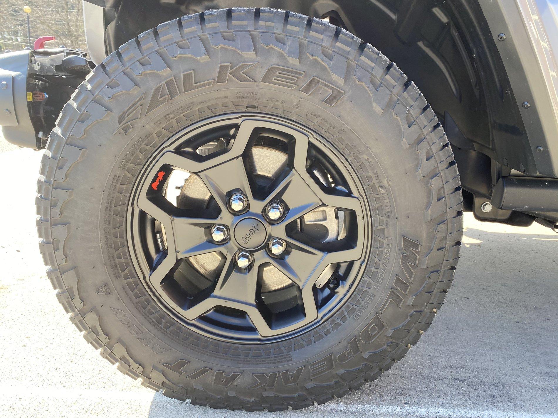 Jeep Gladiator 4 launch edition wheels and tires 12A44D26-DF6B-4467-8B6D-79ADE3F83DED